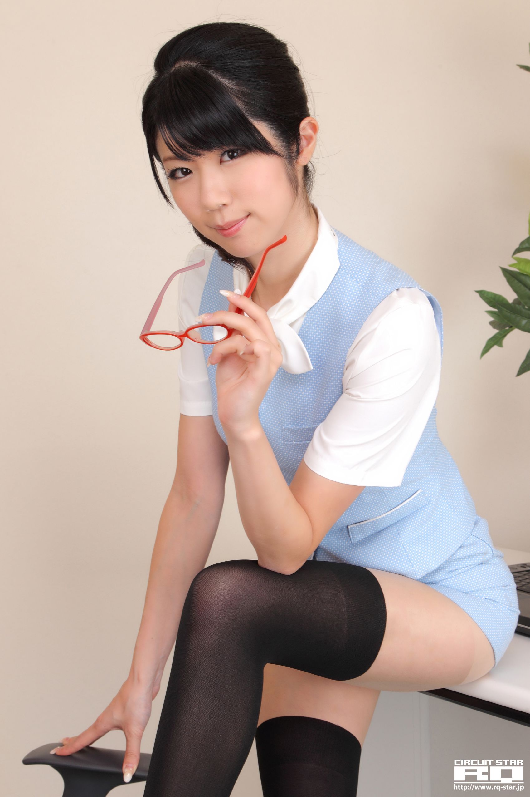 [RQ-STAR] NO.00614 Aoi Usami 宇佐美あおい Office Lady 写真集