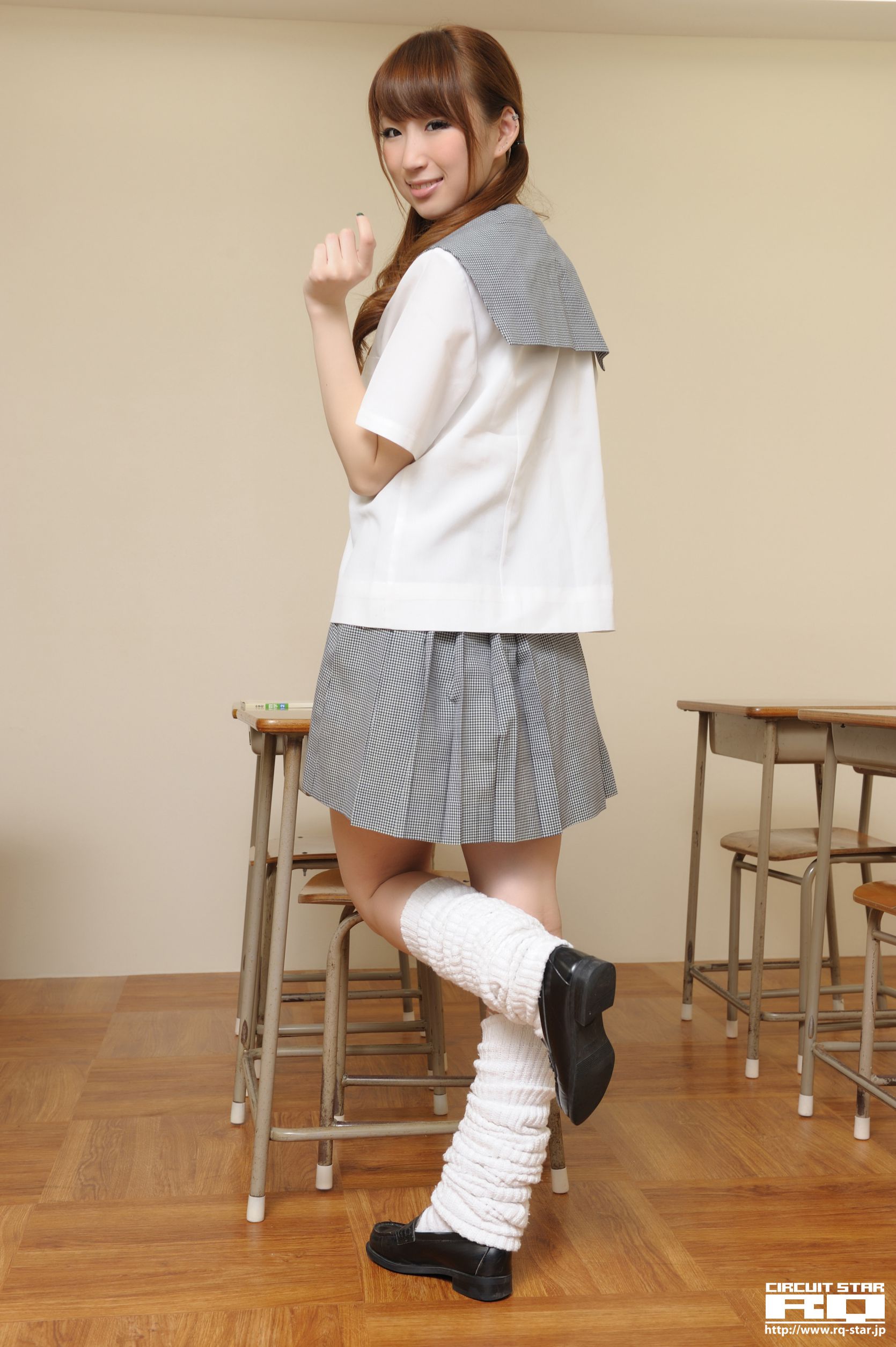 [RQ-STAR] NO.00571 荒井嘉奈 School Girl 写真集