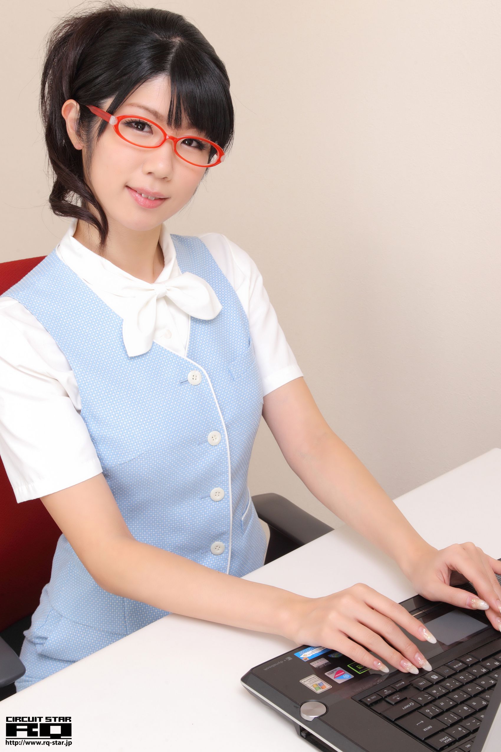 [RQ-STAR] NO.00614 Aoi Usami 宇佐美あおい Office Lady 写真集
