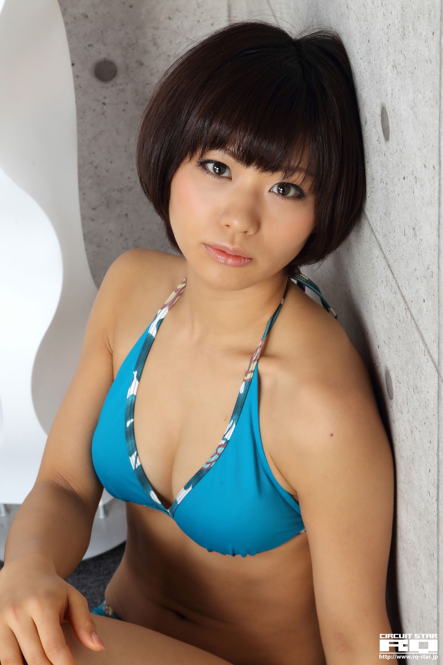 [RQ-STAR] NO.00611 Hitomi Yasueda 安枝瞳 Swim Suits 写真集