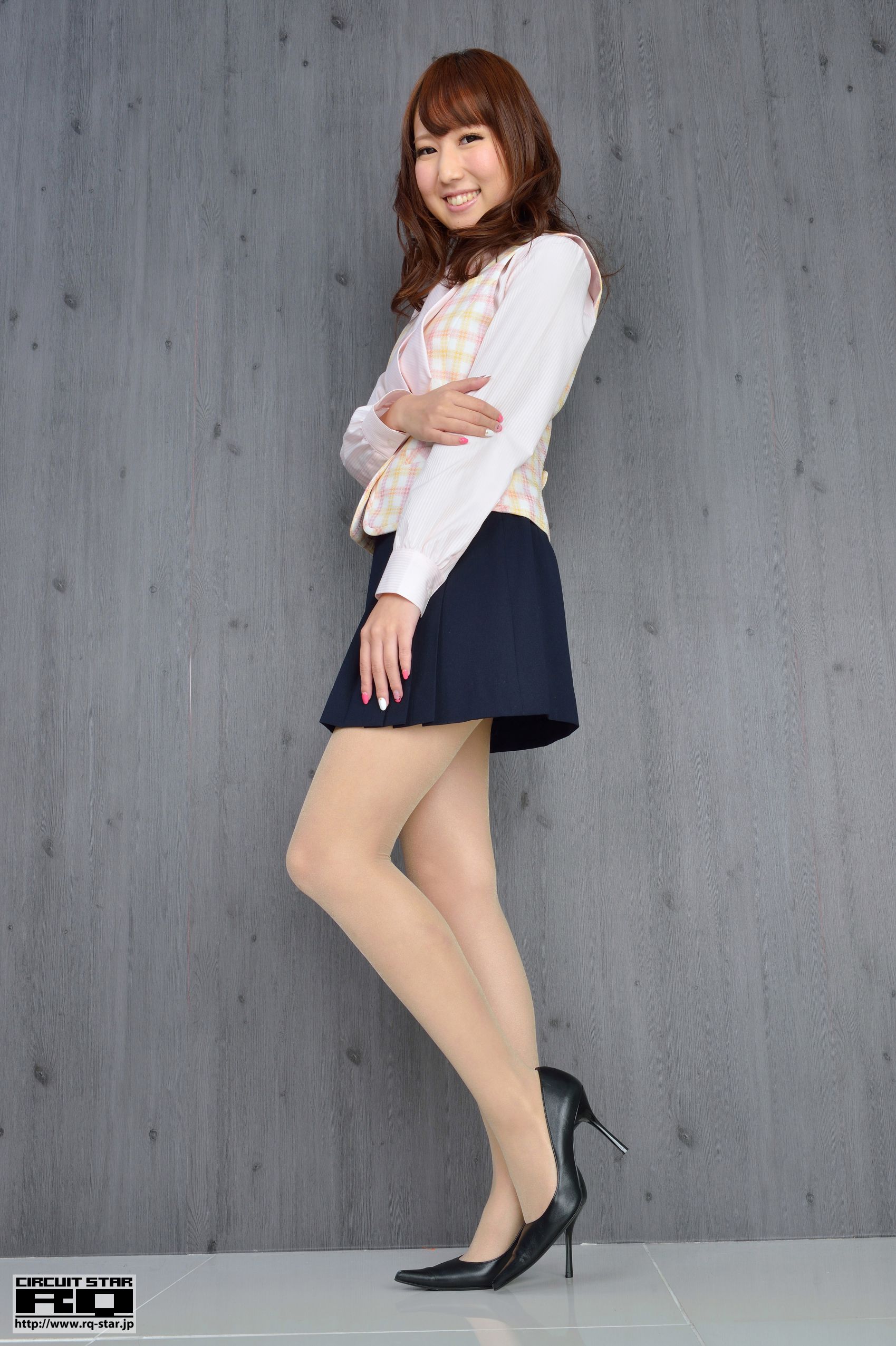 [RQ-STAR] NO.00739 高桥七海 Nanami Takahashi Office Lady 写真集