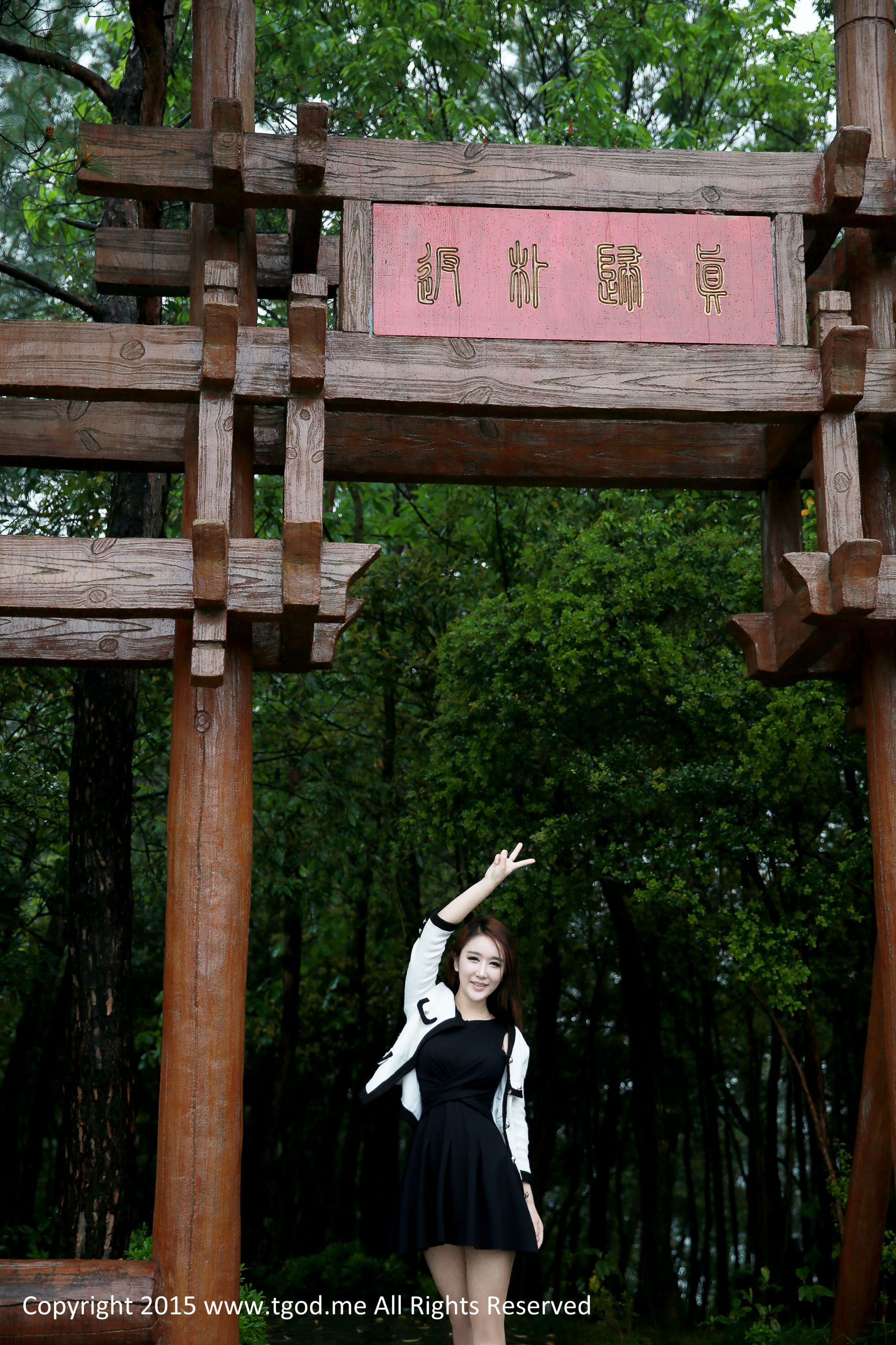 万慧婧、龚紫瑄 《女神驾到》之九江庐山西海 [TGOD推女神] 写真集