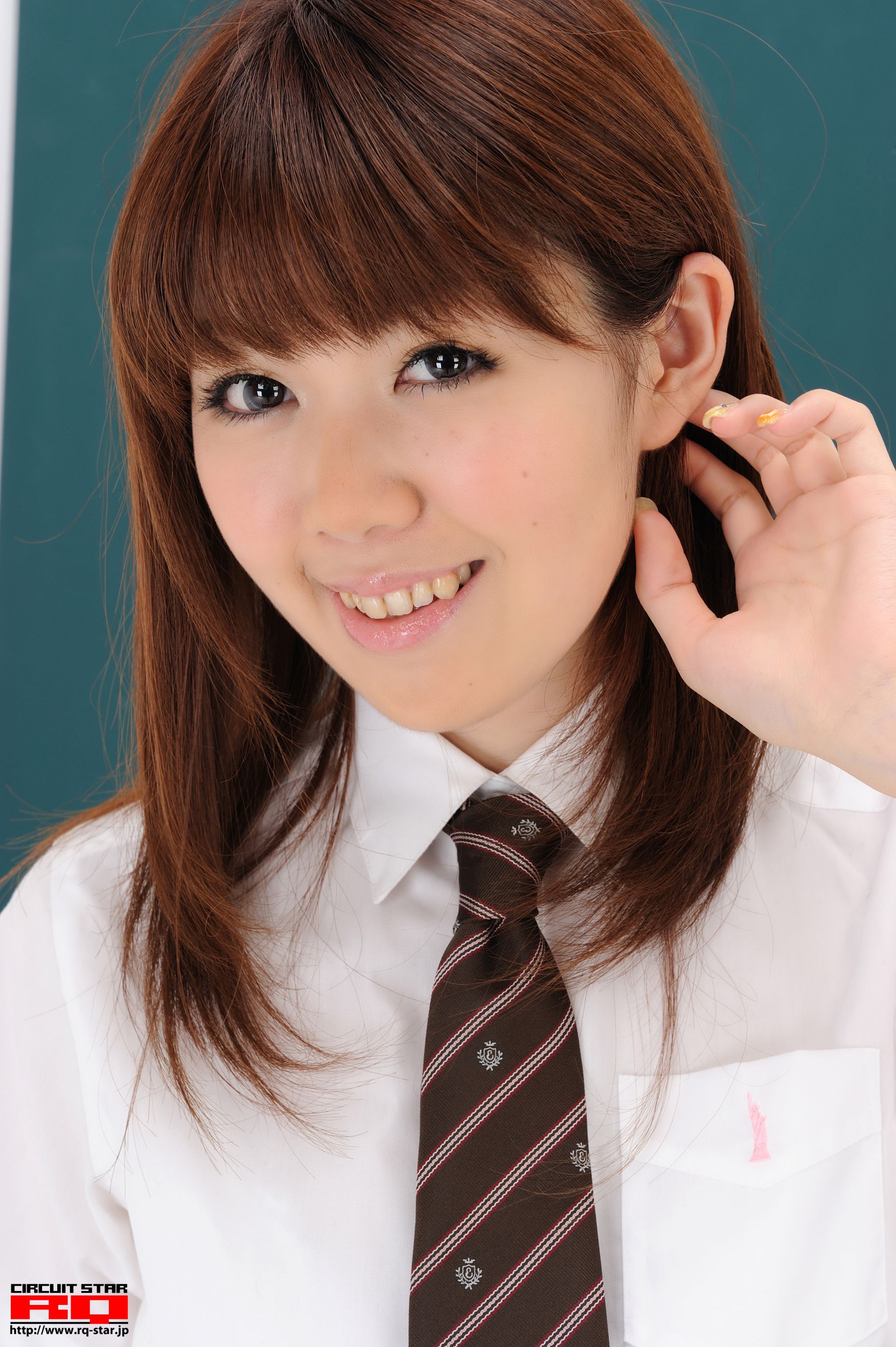 [RQ-STAR] NO.00378 生田晴香 School Girl 写真集