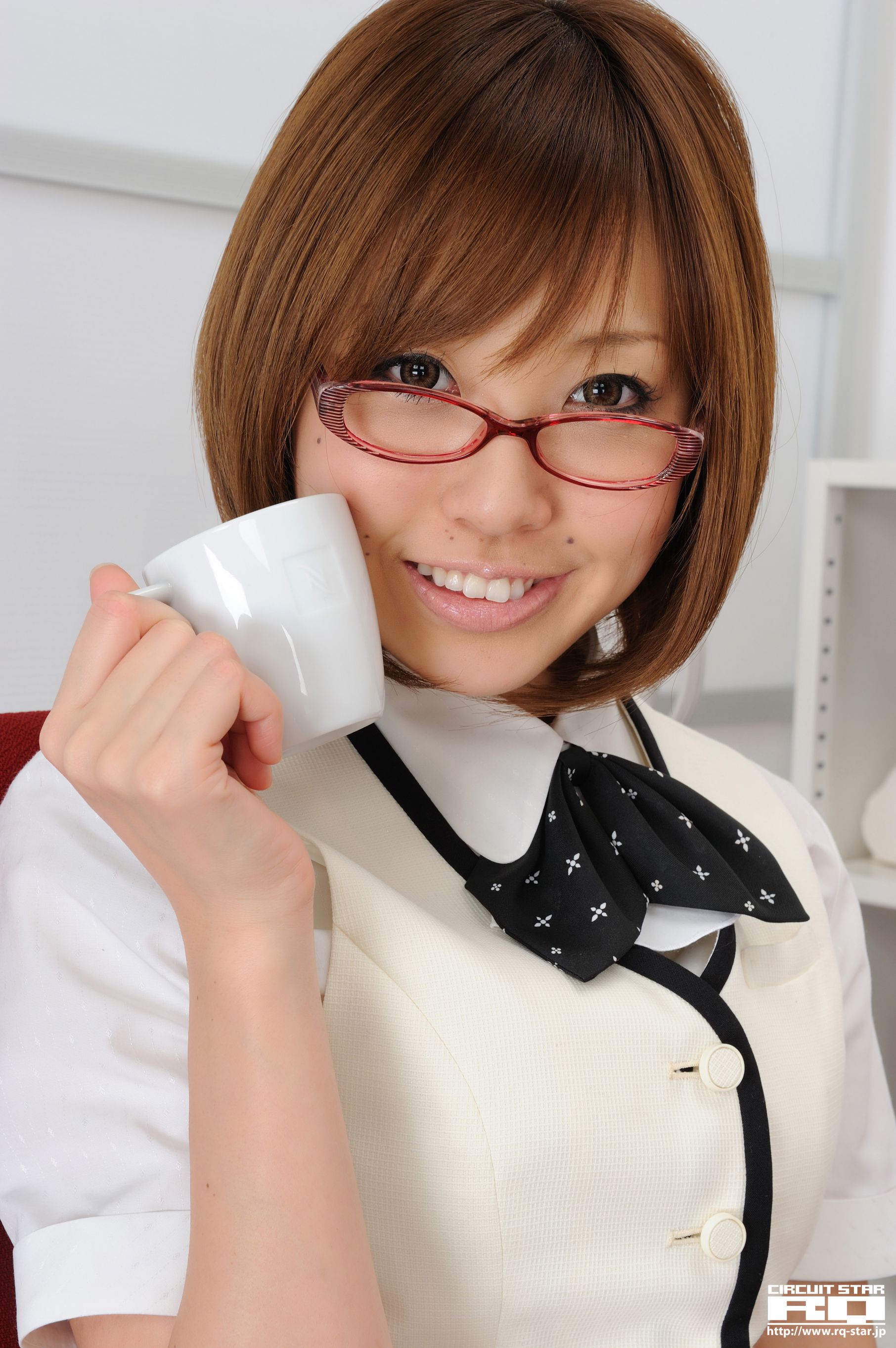 [RQ-STAR] NO.00454 Sayuri Kawahara 河原さゆり Office Lady 写真集