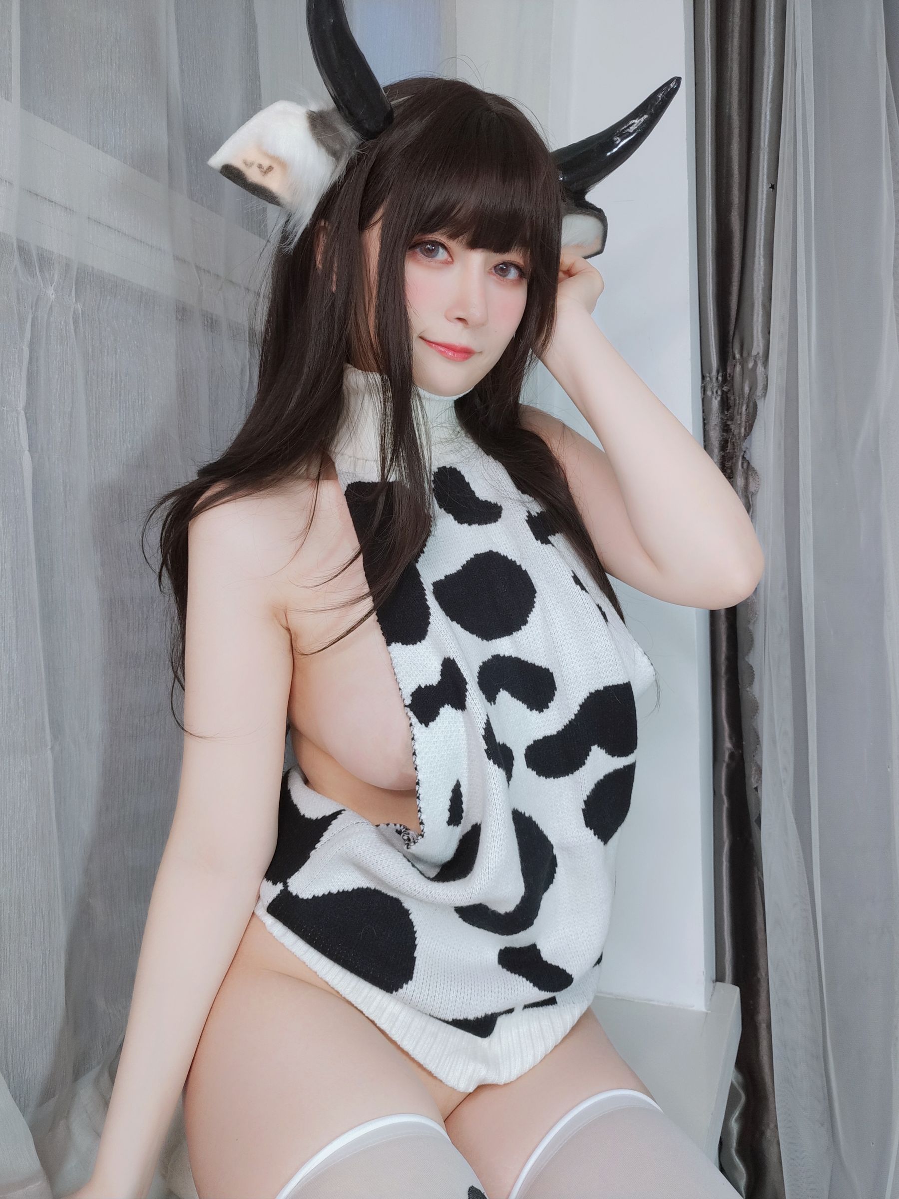 [福利COS] Coser小姐姐白银 - 可爱的奶牛