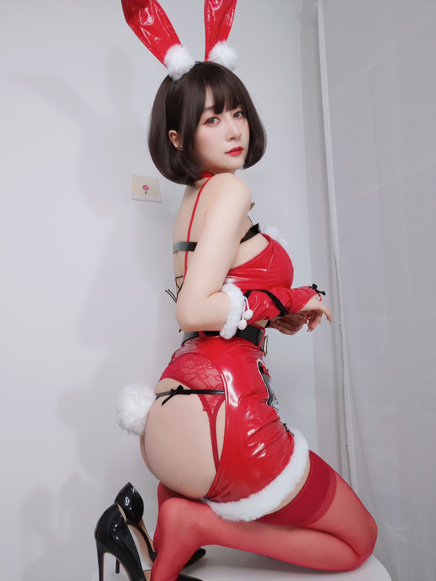 [福利COS] Coser小姐姐白银 - Christmas Bunny