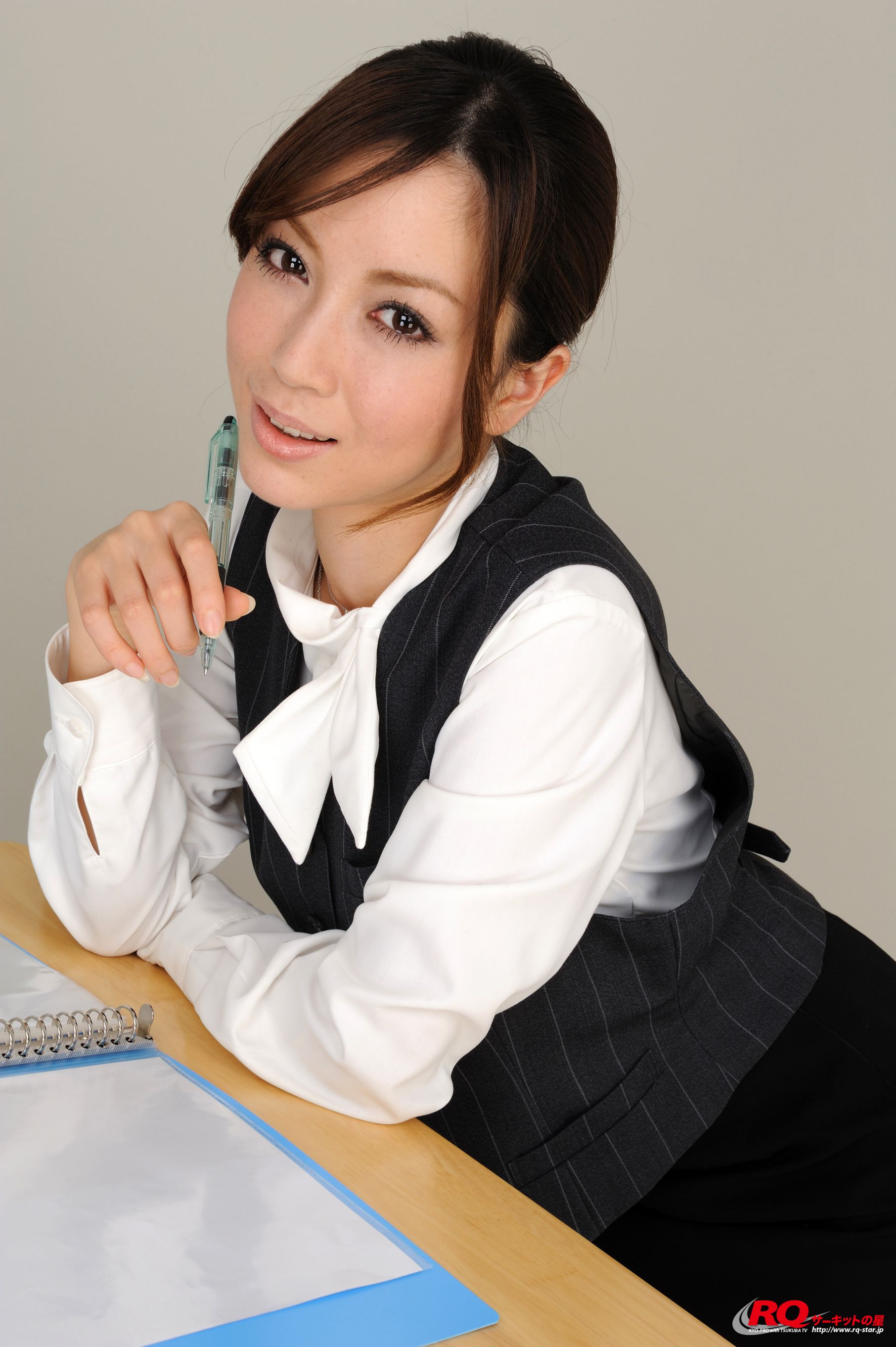 [RQ-STAR] NO.00117 Mayu Ohya 大矢真夕 Office Lady 写真集