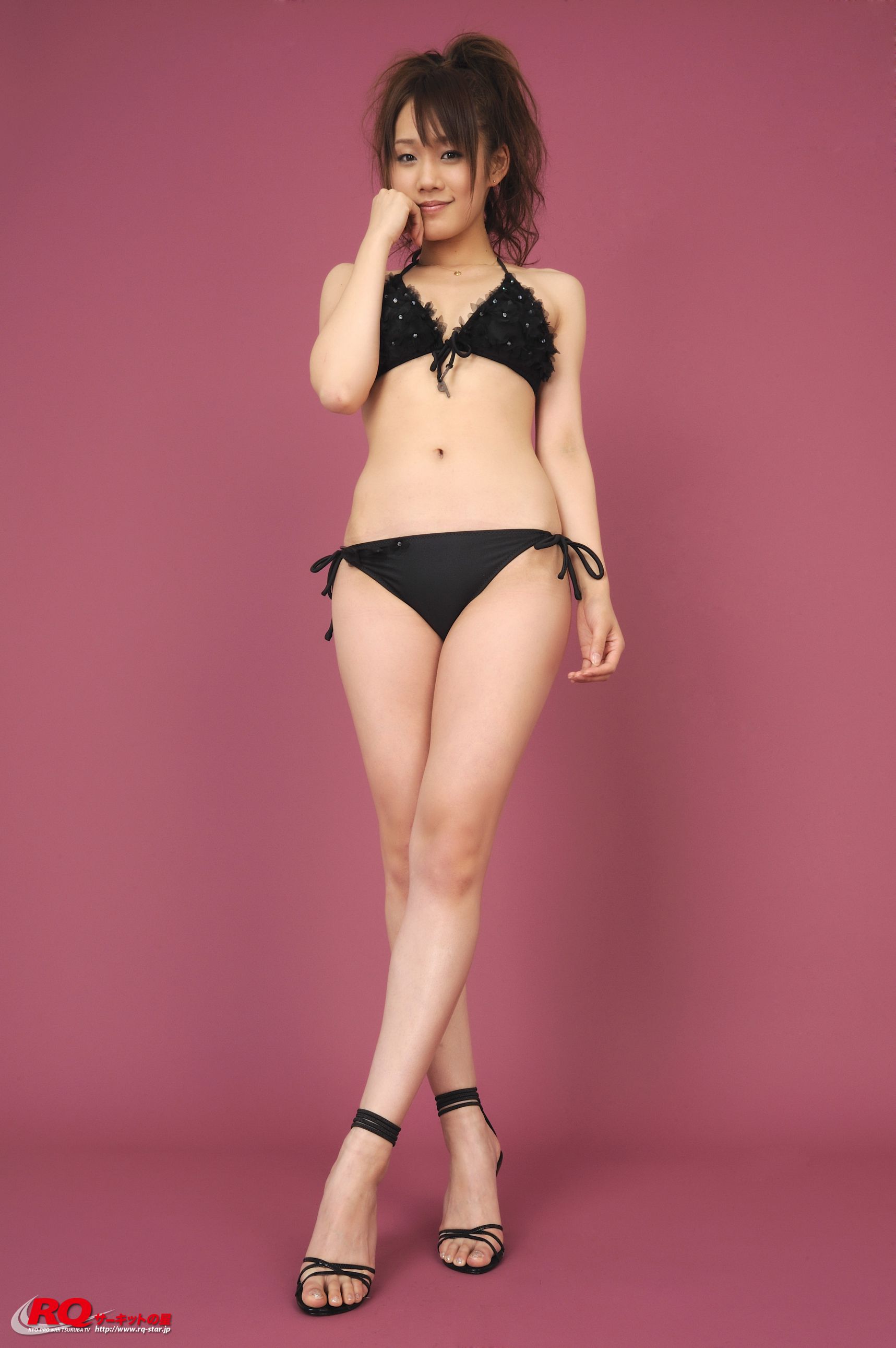 [RQ-STAR] NO.00126 Reina Fuchiwaki 淵脇レイナ Swim Suits – Black 写真集