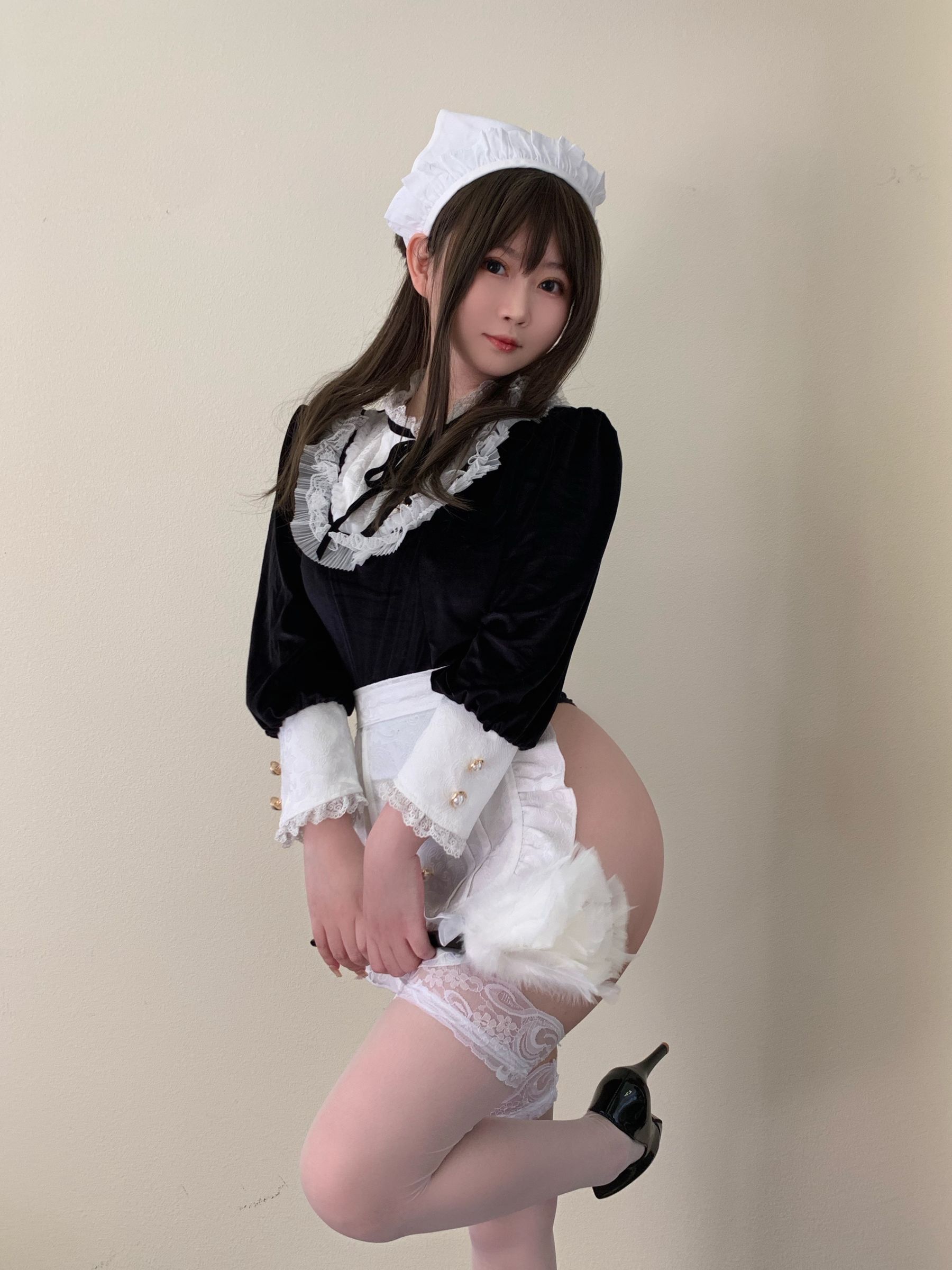 [福利COS] 蜜桃少女是依酱呀 - 女仆馆长