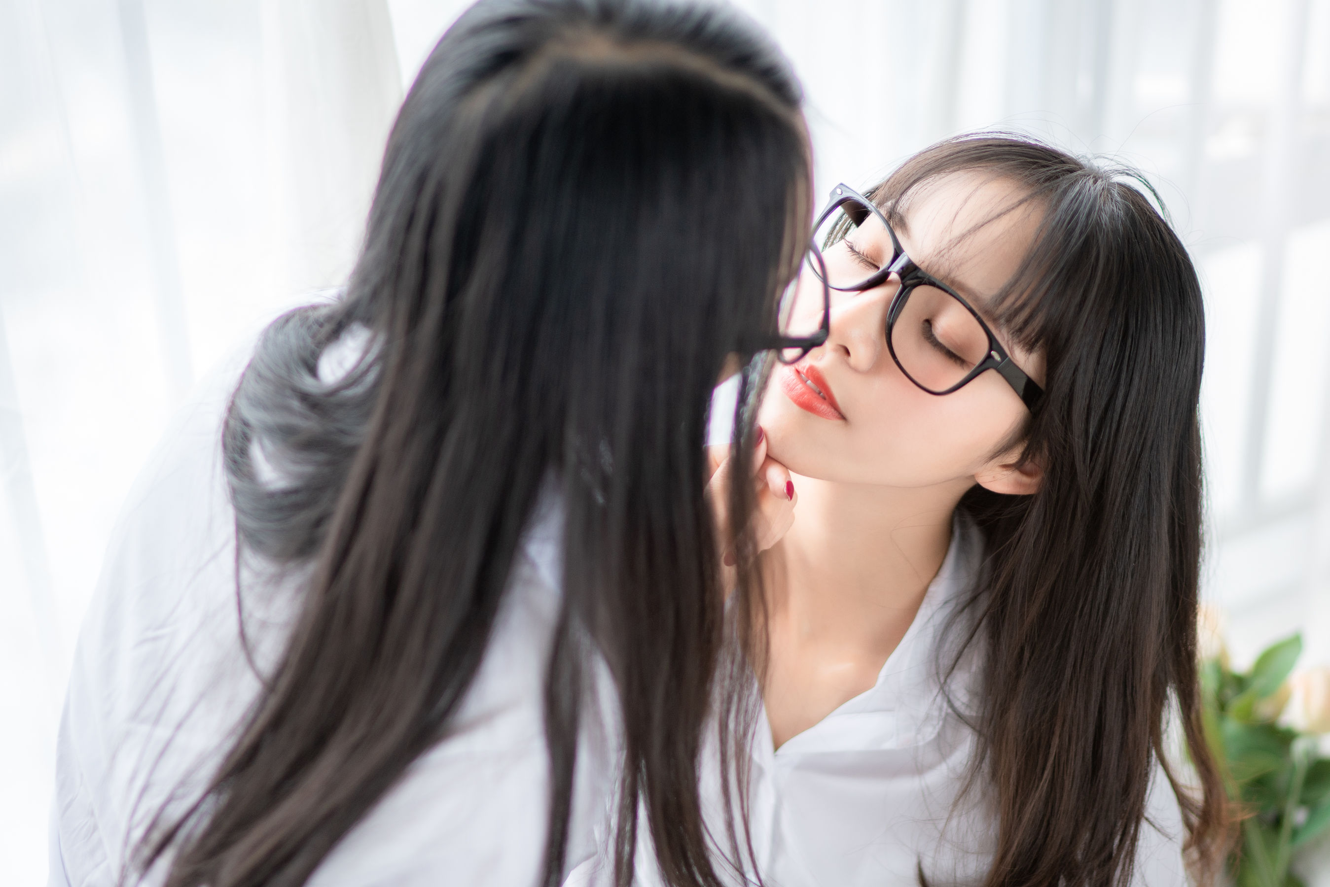 [福利COS] 清纯妹子西瓜 - 黑丝百合